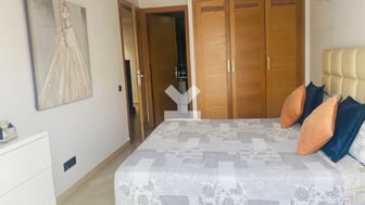 user-CA016702-image