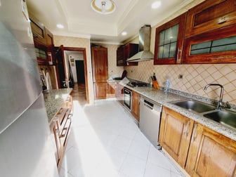 user-CA016894-image