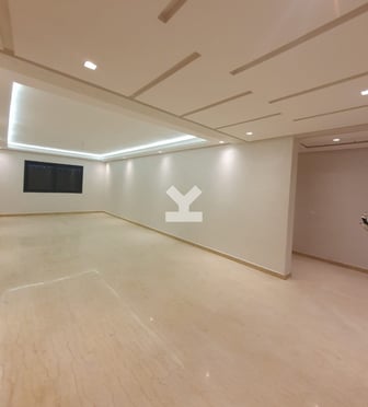 user-CA022173-image