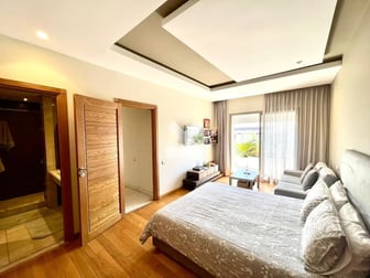 user-CA031617-image