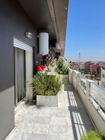 user-CA031617-image