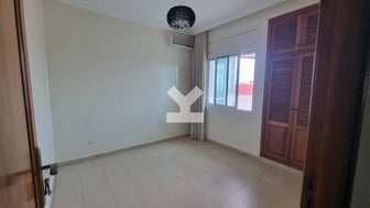 user-CA033878-image