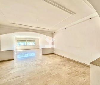 user-CA037917-image