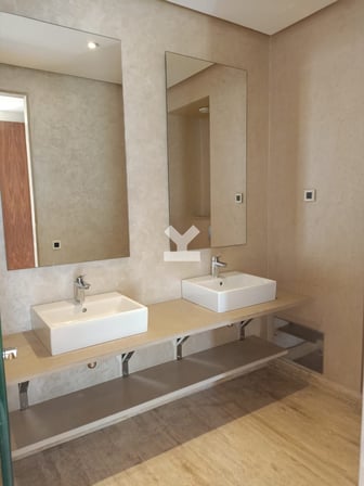 user-CA042603-image