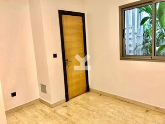 user-CA043052-image