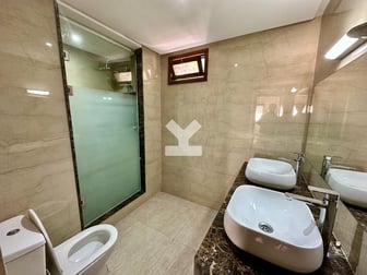user-CA045060-image