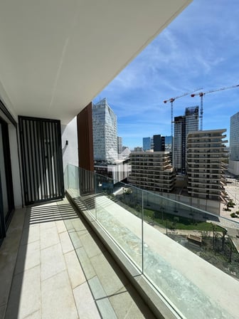 user-CA048112-image