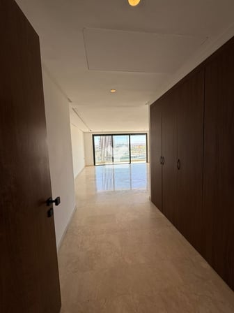user-CA048112-image