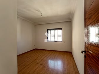 user-CA052957-image