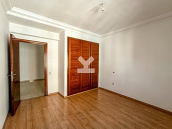 user-CA052957-image