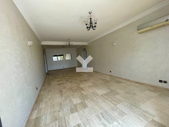 user-CA058120-image