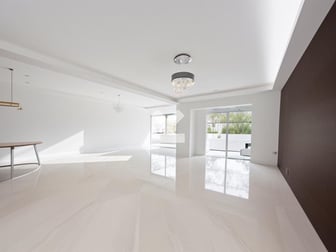 user-CA058122-image