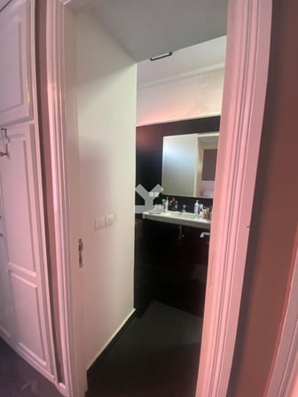 user-CA059242-image