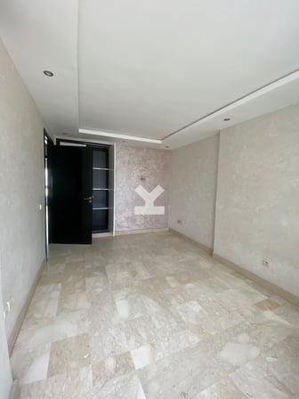 user-CA068934-image