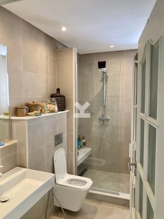 user-CA069380-image