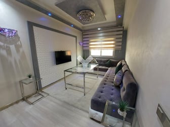 user-CA077916-image