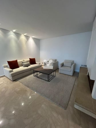 user-CA079197-image