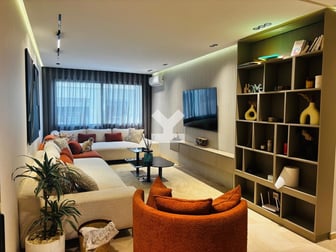 user-CA079519-image