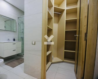 user-CA088018-image