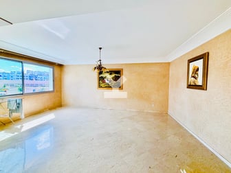user-CA088400-image