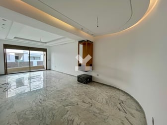 user-CA090589-image