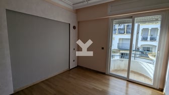user-CA093722-image