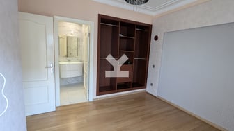 user-CA093722-image
