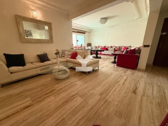 user-CA121306-image