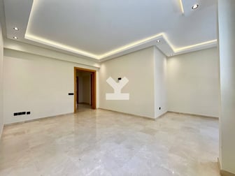 user-CA137016-image