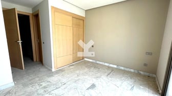 user-CA141702-image