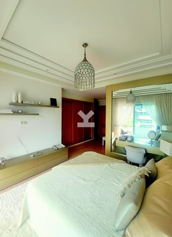 user-CA153912-image