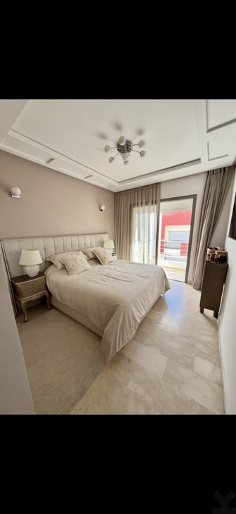 user-CA180012-image