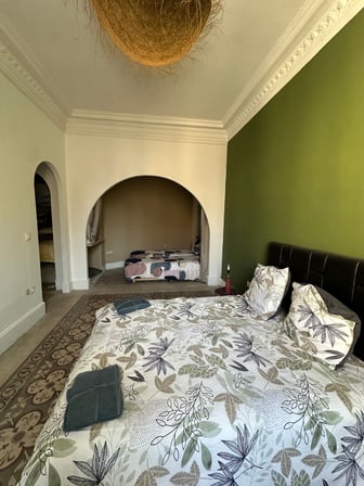 user-CA180180-image