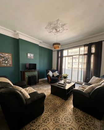 user-CA180180-image