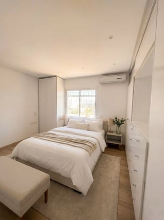 user-CA180636-image