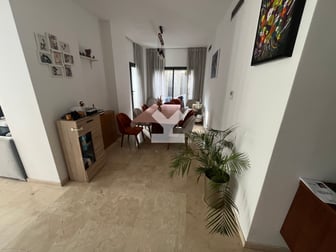 user-CD146493-image