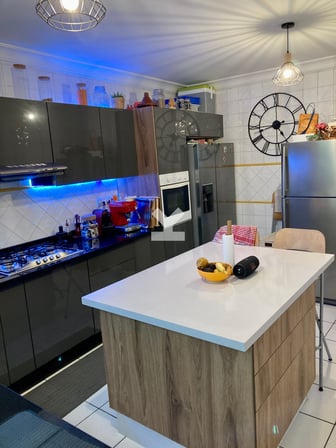 user-CA003332-image