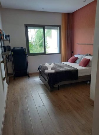 user-CA005097-image