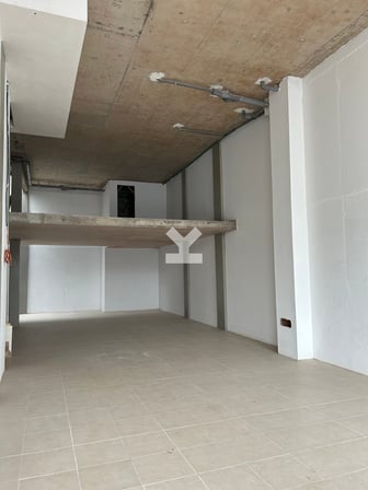 user-CI012829-image