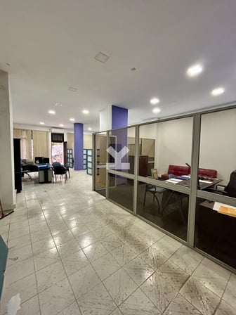 user-CI040083-image