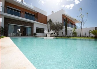 user-CI042588-image