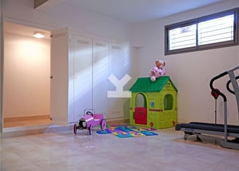 user-CI042590-image