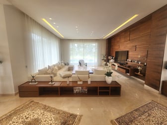 user-BI043030-image