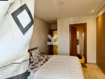 user-CA047708-image