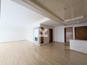 user-CA057477-image