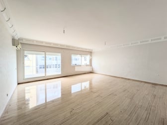user-CA057477-image