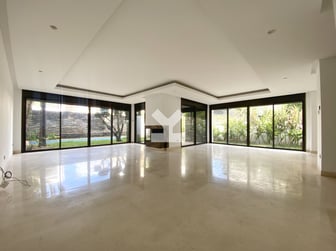user-CI073047-image