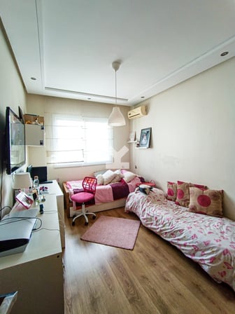 user-CA076405-image
