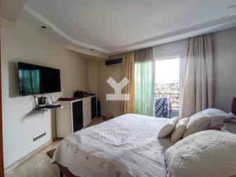 user-CA076405-image