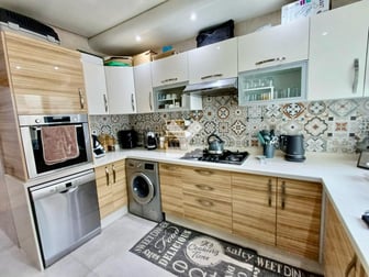 user-CA082286-image